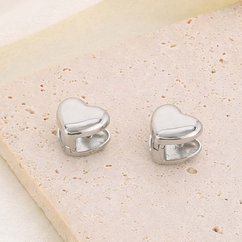 Aretes corazón plateado